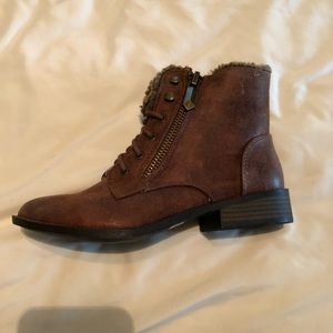 Size 7 brown boots